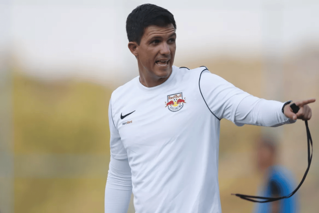 Maur&iacute;cio Barbieri n&atilde;o &eacute; mais o t&eacute;cnico do Red Bull Bragantino