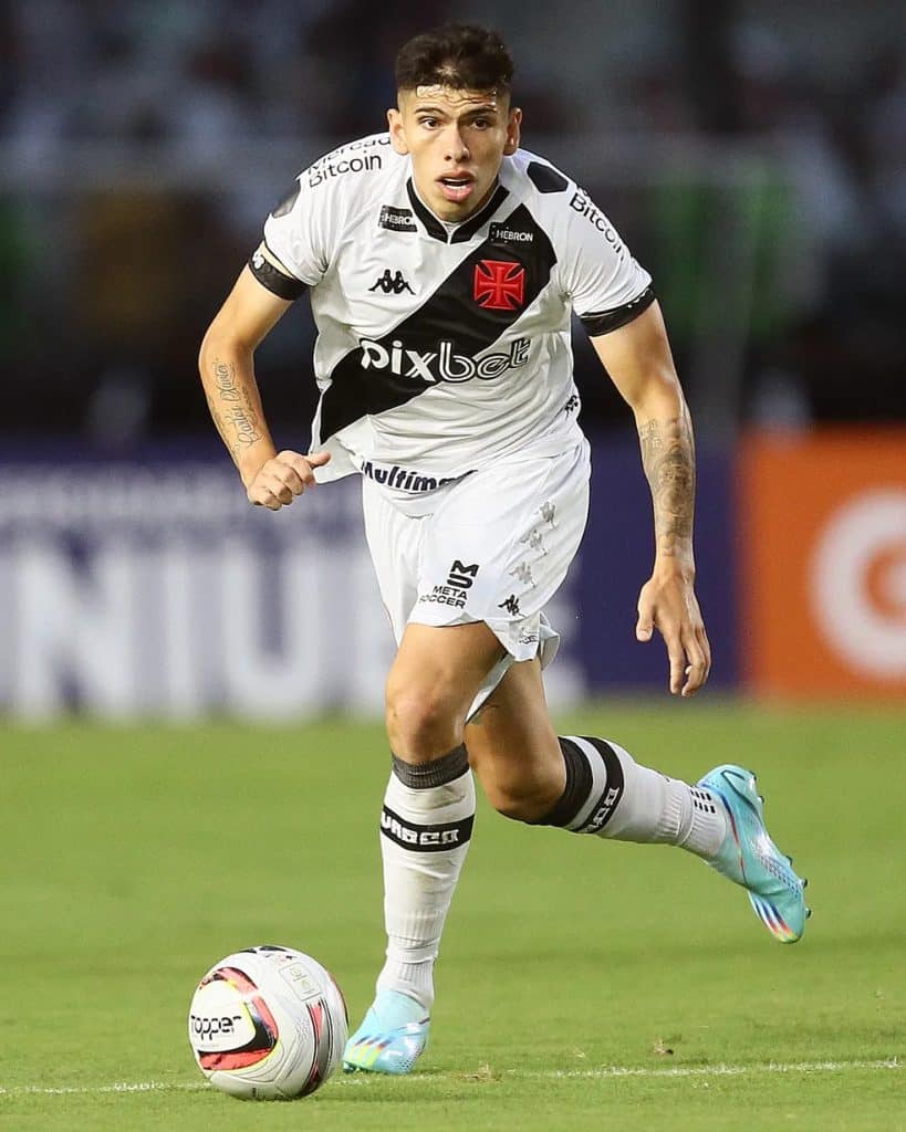 Carlos Palacios, do Vasco, &eacute; preso por amea&ccedil;as &agrave; esposa