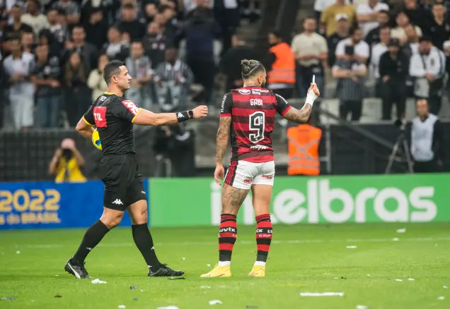 Corinthians &eacute; multado por atraso na Copa do Brasil