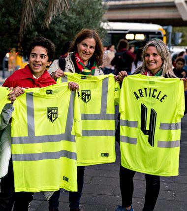Torcedores com camisa em prol dos Direitos Humanos s&atilde;o barrados em est&aacute;dio