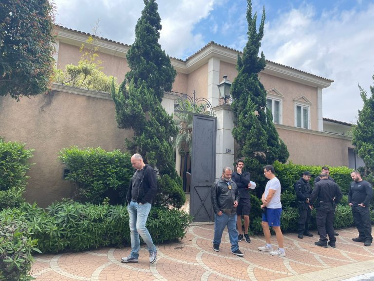 Casa de Emerson Le&atilde;o, tricampe&atilde;o do mundo, &eacute; assaltada em SP