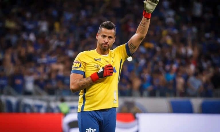 Cruzeiro e F&aacute;bio chegam a novo acordo