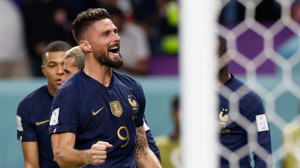Giroud quebra jejum e marca gol na estreia da Copa do Mundo