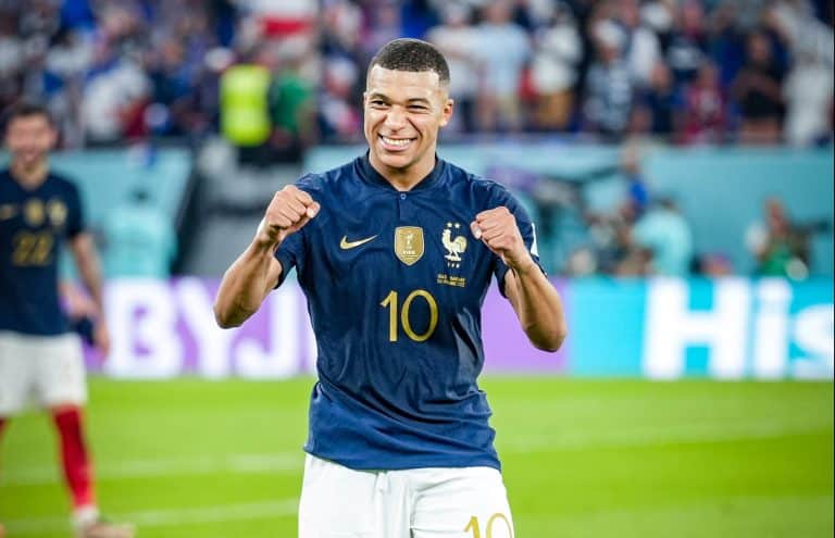 Kylian Mbapp&eacute; se iguala a Lionel Messi, jogando apenas duas edi&ccedil;&otilde;es da Copa do Mundo