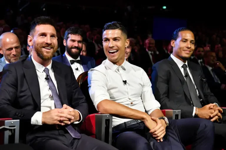 Cristiano Ronaldo fala sobre sua rela&ccedil;&atilde;o com Messi