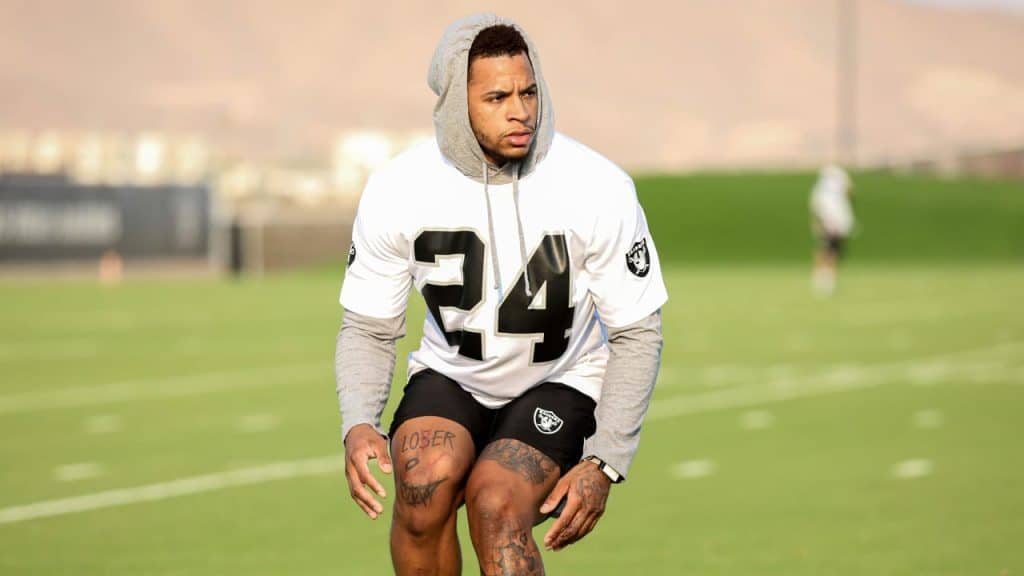 Johnathan Abram &eacute; dispensado do Las Vegas Raiders e assina com novo time