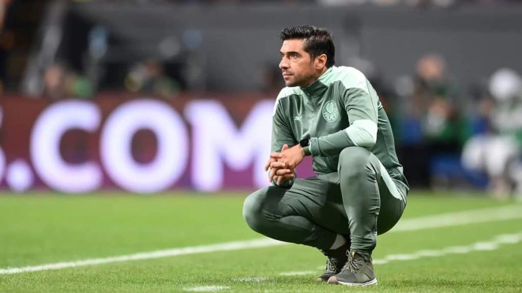 Clube italiano quer tirar defensor de Abel Ferreira no Palmeiras