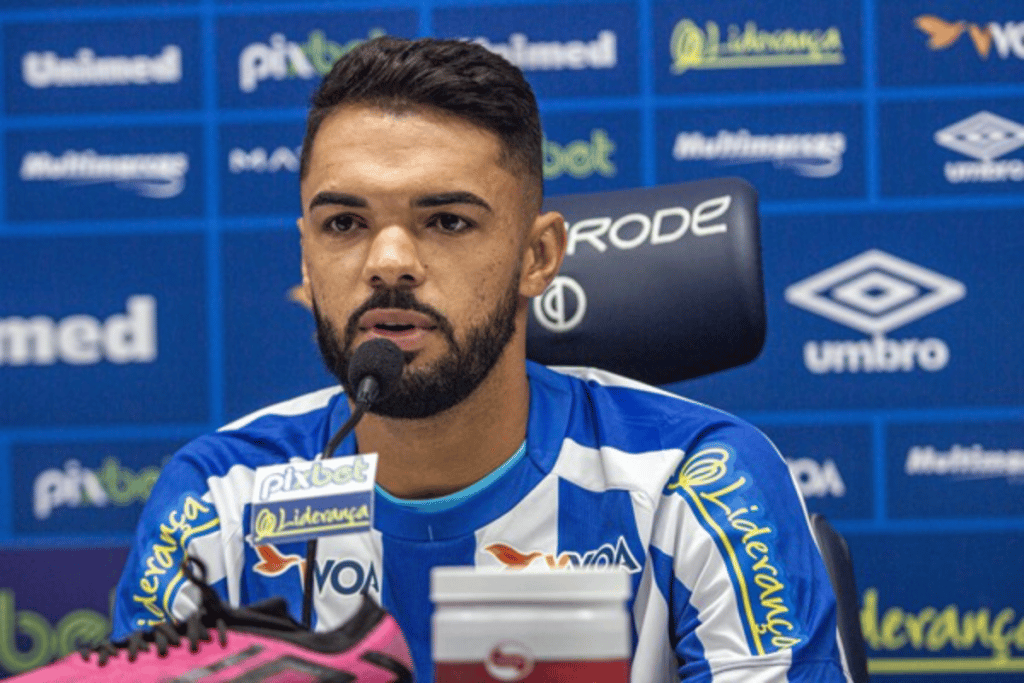 Internacional faz sondagem por volante do Ava&iacute;