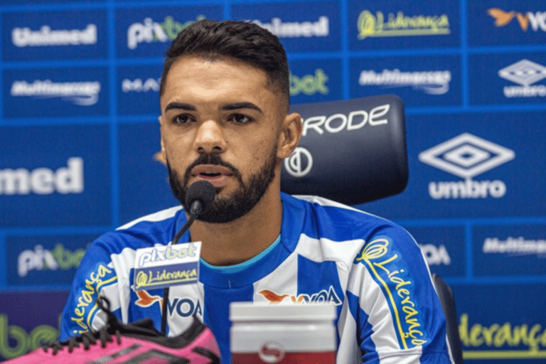 Internacional faz sondagem por volante do Ava&iacute;