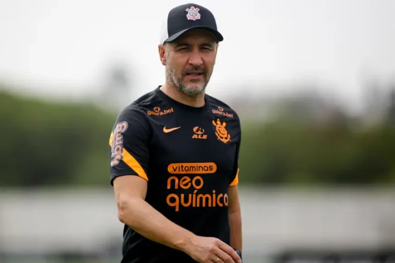 V&iacute;tor Pereira lamenta: &ldquo;Queria muito continuar&rdquo;
