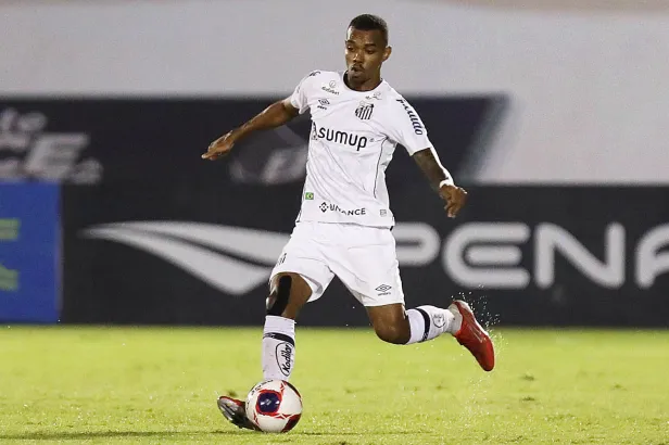 A pedido de Ceni, S&atilde;o Paulo quer envolver Patrick por dois jogadores do Santos