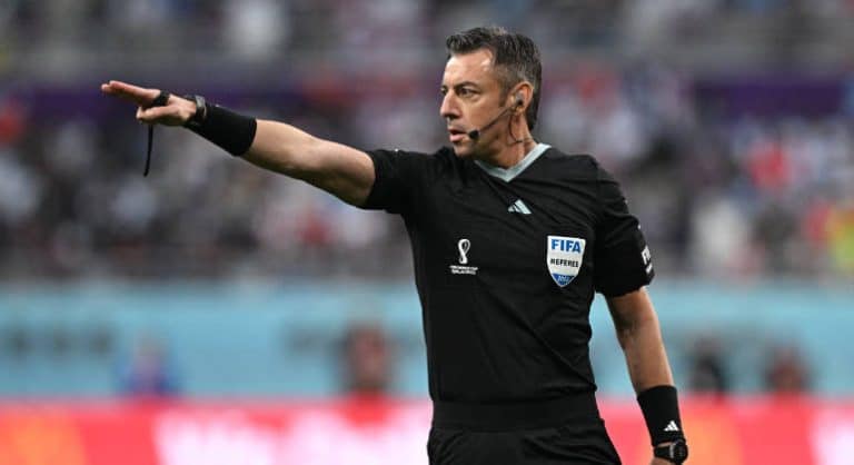 Quanto ganha um &aacute;rbitro de Copa do Mundo? Clique e confira