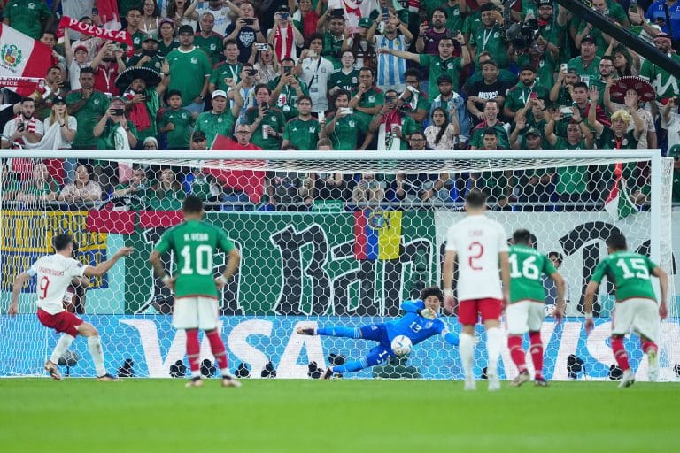Ochoa defende p&ecirc;nalti e M&eacute;xico x Pol&ocirc;nia acaba empatado: confira os melhores momentos