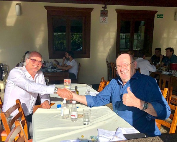 Paulo Roberto Falc&atilde;o volta ao futebol, sendo anunciado pelo Santos