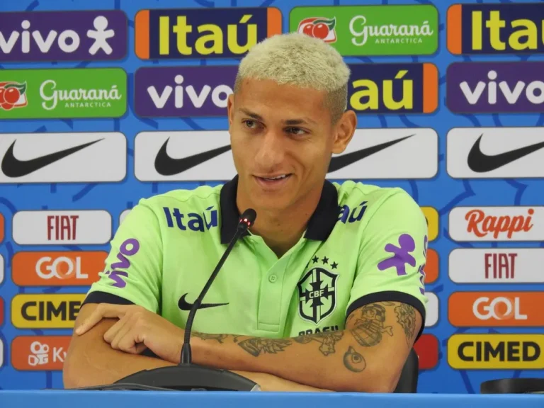 Richarlison tranquiliza brasileiros para estreia da sele&ccedil;&atilde;o e diz: &ldquo;Estou 200%&rdquo;