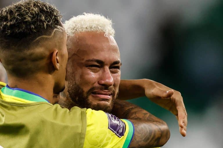 Perisic, da Cro&aacute;cia, agradece Neymar pelo carinho com filho