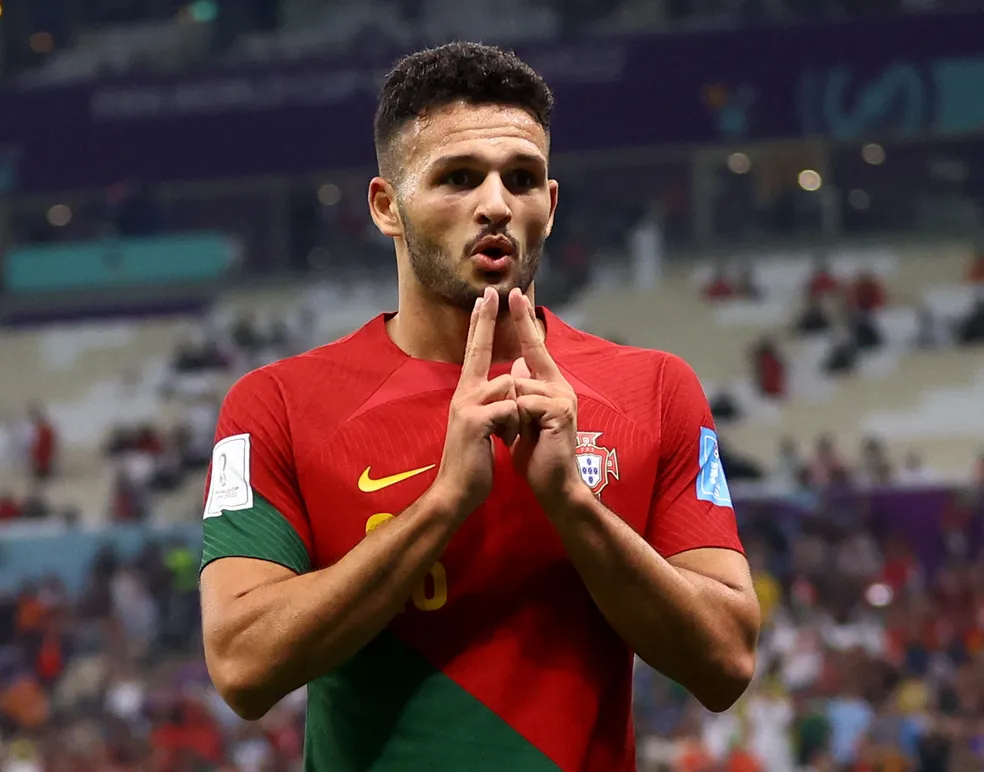 Gon&ccedil;alo Ramos faz o primeiro hat-trick da Copa e Portugal goleia a Su&iacute;&ccedil;a
