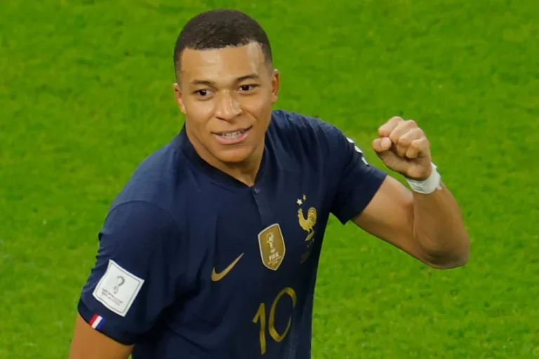 Real Madrid prepara oferta milion&aacute;ria por Mbapp&eacute;