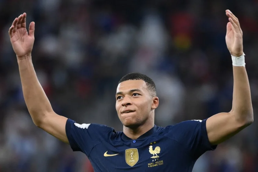 Rea&ccedil;&atilde;o de Mbapp&eacute; ap&oacute;s p&ecirc;nalti perdido por Kane viraliza