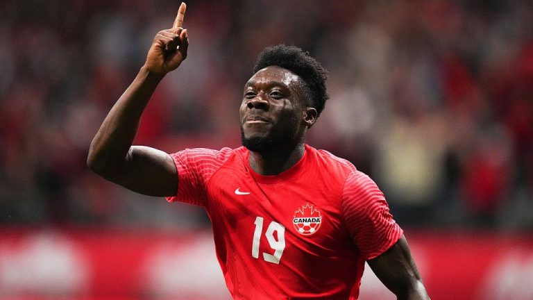 Real Madrid mira contrata&ccedil;&atilde;o de Alphonso Davies