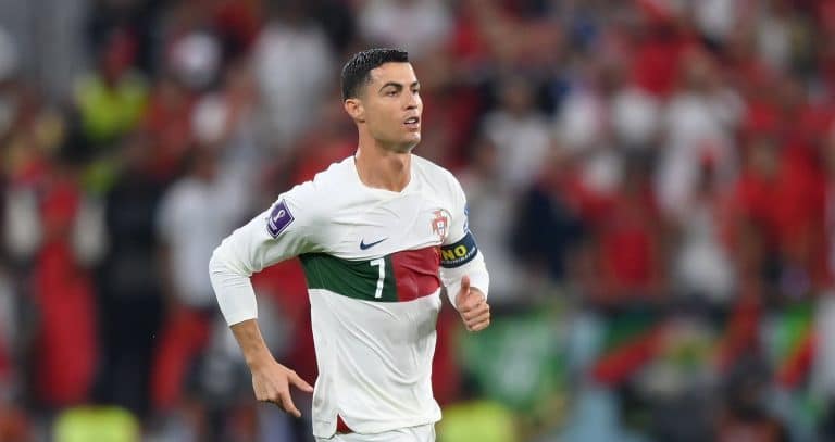 Cristiano Ronaldo &eacute; homenageado pela FIFA