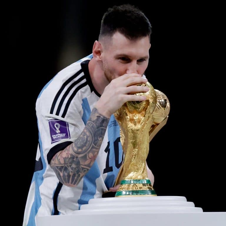 Twitter oficial da FIFA gera pol&ecirc;mica com postagem