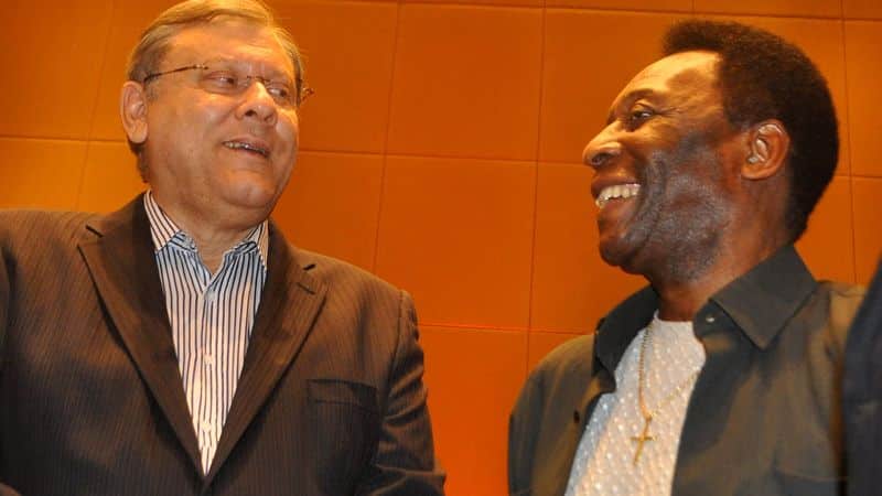Milton Neves se emociona ao falar de Pel&eacute;