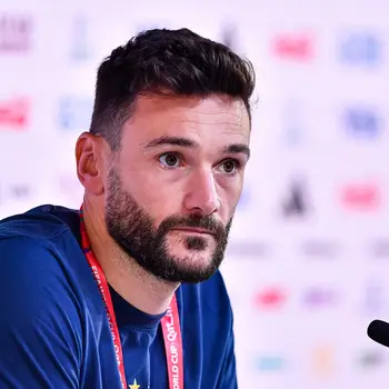 Goleiro da Fran&ccedil;a mostra empatia pelo jogador da Inglaterra ap&oacute;s jogo da Copa do Mundo