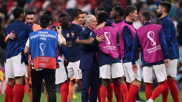 V&iacute;rus &lsquo;camelo&rsquo; e m&aacute;scara obrigat&oacute;ria na sele&ccedil;&atilde;o francesa