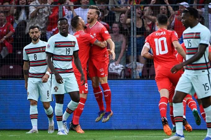 Com equil&iacute;brio nos confrontos, portugueses e su&iacute;&ccedil;os duelam pela primeira vez em Copas