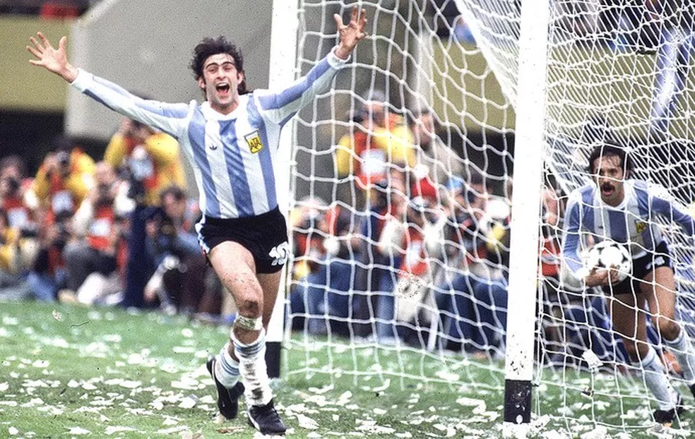 Mario Kempes: decisivo, campe&atilde;o, artilheiro e craque em 1978