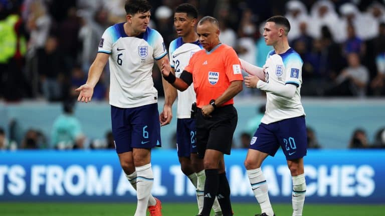 Wilton Pereira Sampaio recebe cr&iacute;ticas ap&oacute;s Inglaterra x Fran&ccedil;a: &ldquo;Limitado&rdquo;