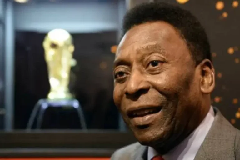 Pel&eacute;: hospital atualiza boletim e preocupa f&atilde;s do Rei do Futebol