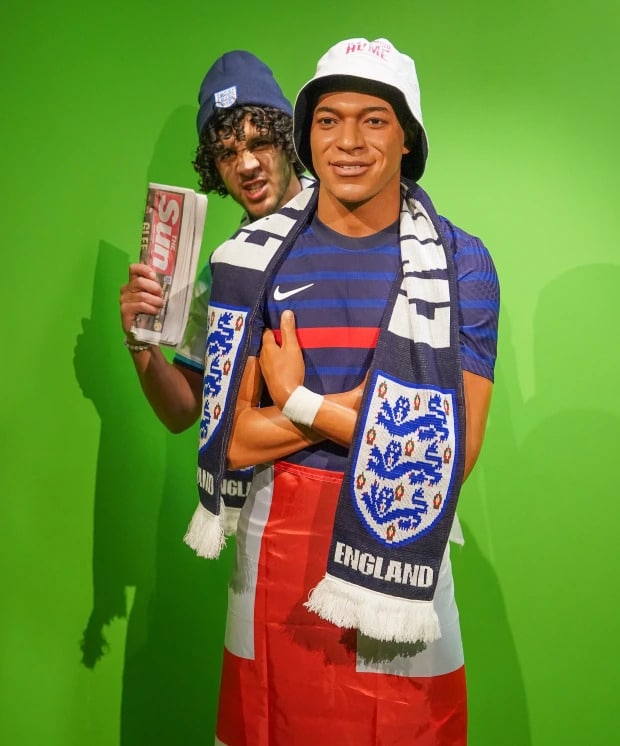 Est&aacute;tua Mbapp&eacute;