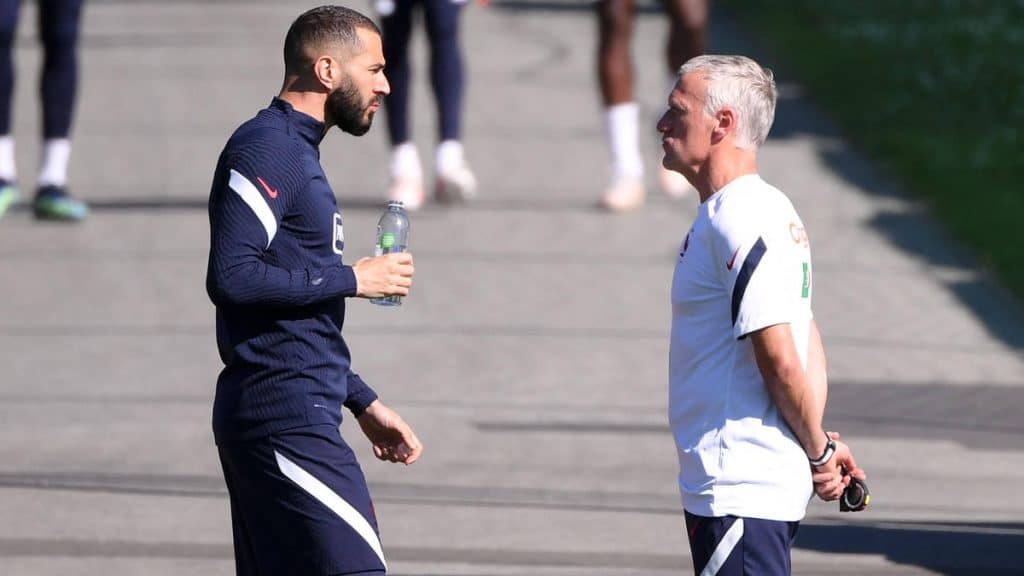 Benzema &eacute; prejudicado com a perman&ecirc;ncia de Deschamps