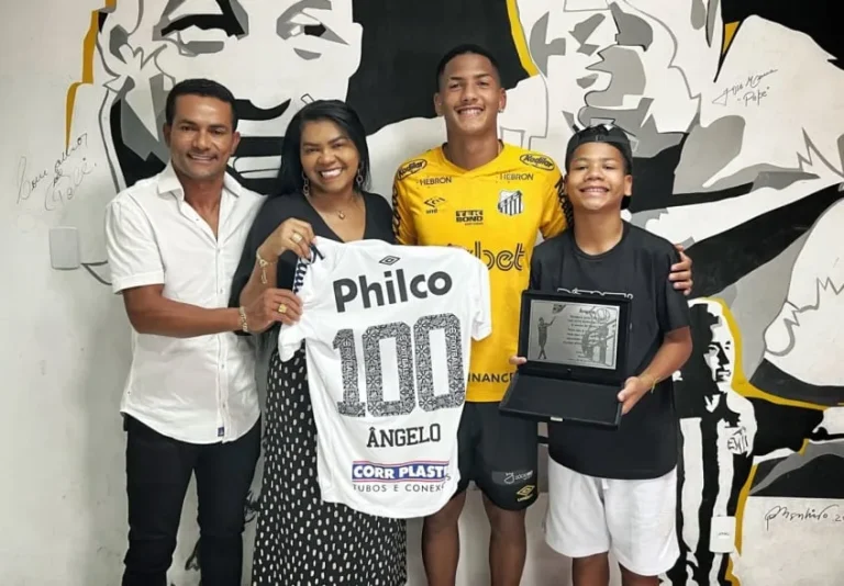 &Acirc;ngelo celebra 100 jogos com a camisa do Peixe