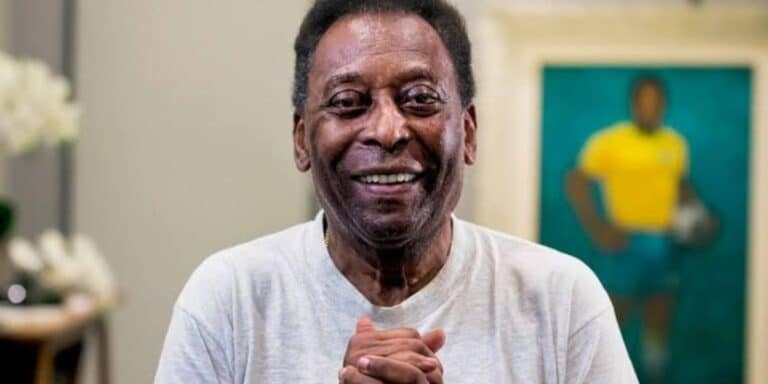 S&atilde;o Paulo presta homenagens ao Rei Pel&eacute; na estreia do Paulist&atilde;o