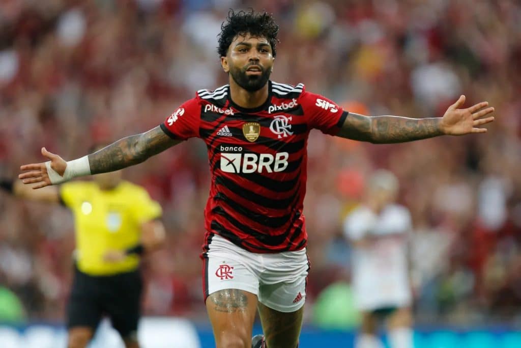 Gabigol fala sobre curto tempo de V&iacute;tor Pereira e critica arbitragem