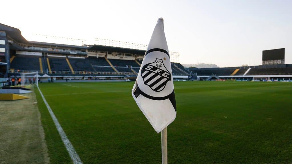 Santos se pronuncia sobre corte de refei&ccedil;&otilde;es de funcion&aacute;rios