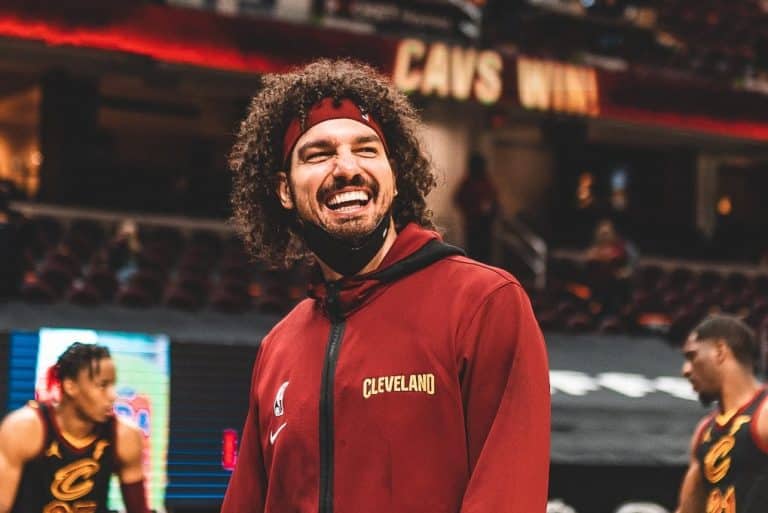 Cavaliers homenageia Anderson Varej&atilde;o