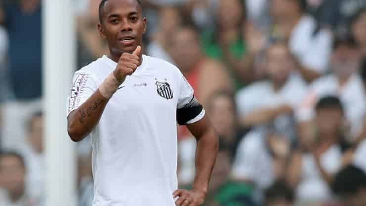 Minist&eacute;rio P&uacute;blico concorda em transferir pena de Robinho para o Brasil