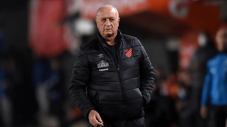 Com apenas mulheres e crian&ccedil;as, jogo do Athletico-PR registra 32 mil torcedores