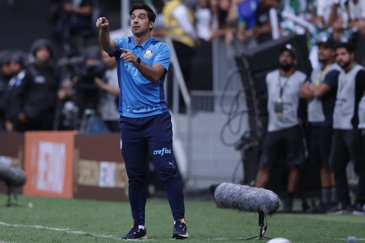 Abel Ferreira &eacute; destaque por receber diversas advert&ecirc;ncias da arbitragem