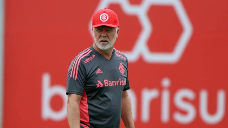 Internacional assume press&atilde;o por t&iacute;tulo do Campeonato Ga&uacute;cho