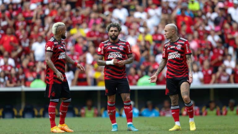 Confira arbitragem e prov&aacute;vel escala&ccedil;&atilde;o para o jogo de estreia do Flamengo no Mundial