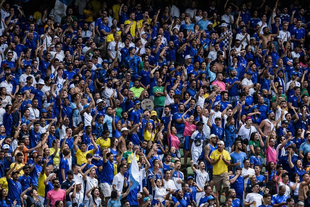 Est&aacute; triste e cabisbaixo&rdquo;, rea&ccedil;&atilde;o de jogador do Cruzeiro chama a aten&ccedil;&atilde;o e preocupa torcedores