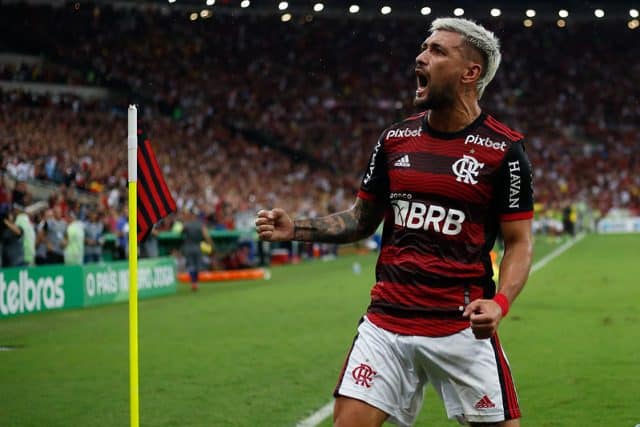 Arrascaeta completa 200 jogos com a camisa do Flamengo; confira os n&uacute;meros do jogador