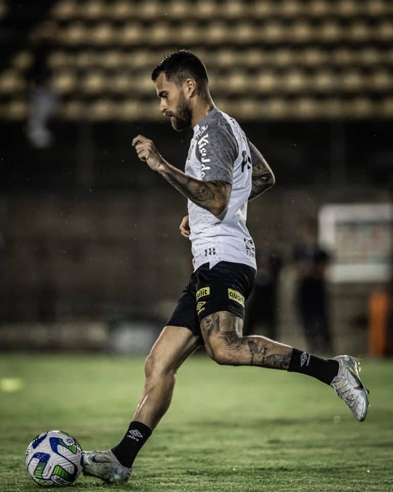 Lucas Lima &eacute; l&iacute;der de assist&ecirc;ncias no Santos em 2023
