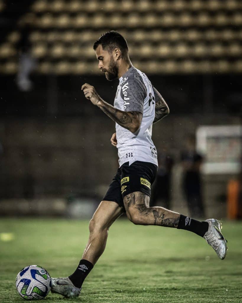 Lucas Lima &eacute; l&iacute;der de assist&ecirc;ncias no Santos em 2023