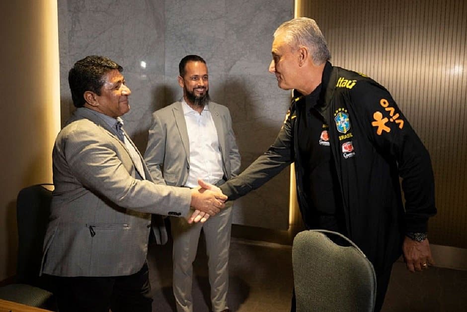 Com t&eacute;cnico interino, sele&ccedil;&atilde;o brasileira marca amistoso contra Marrocos